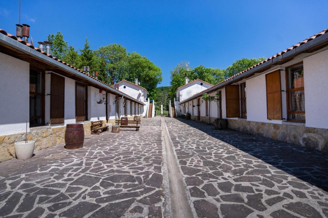 Hotel Kampaoh Sierra De Urbasa à Bacáicoa Extérieur photo